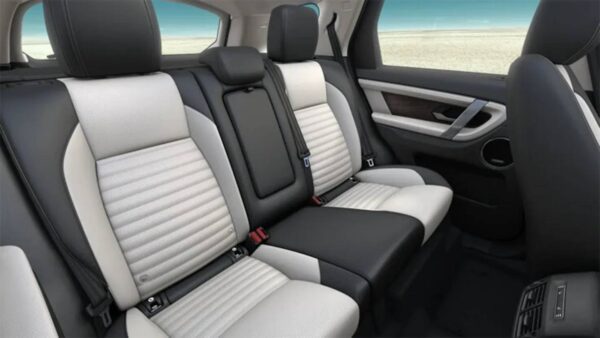 A picture of the passenger seats in the land rover discovery car